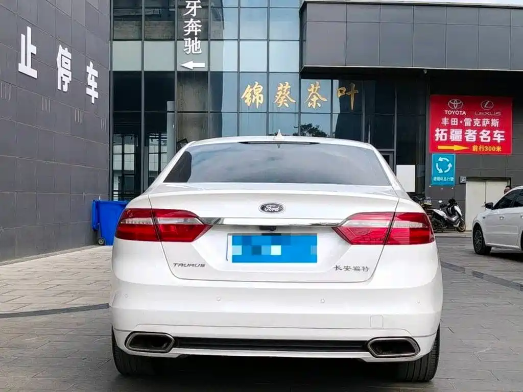 Ford Taurus — миниатюра 8