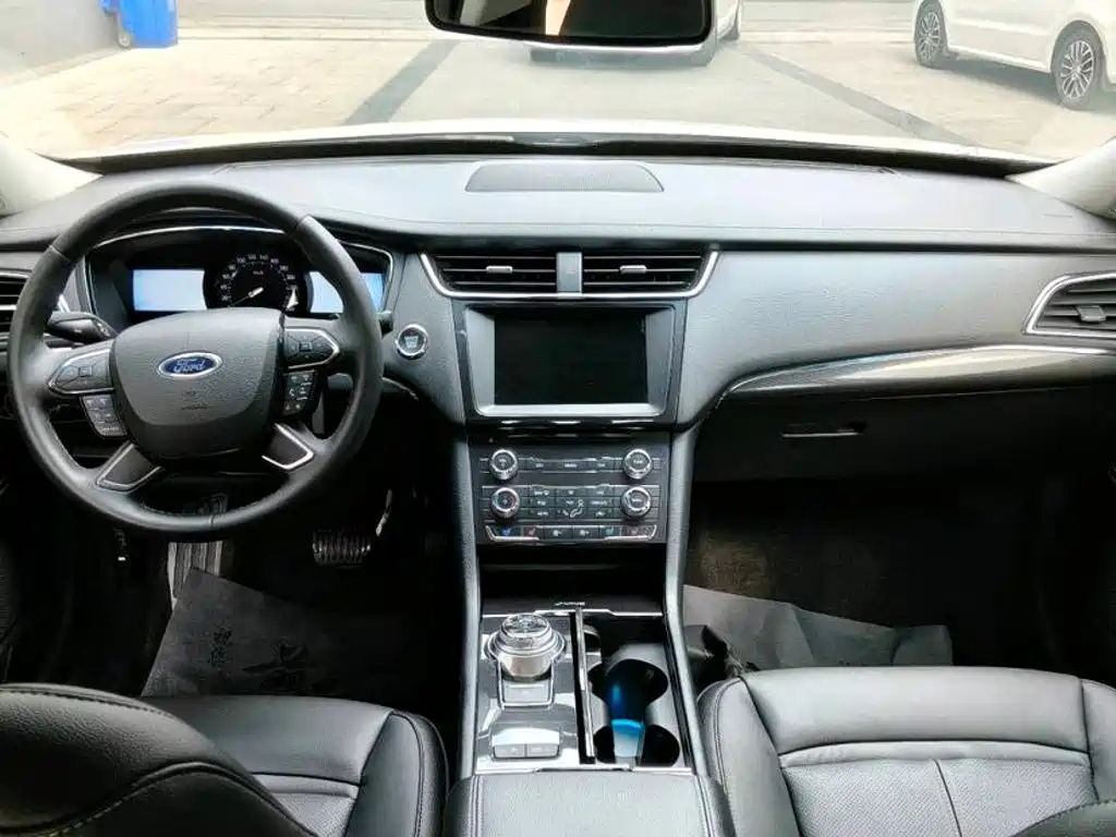 Ford Taurus — миниатюра 5
