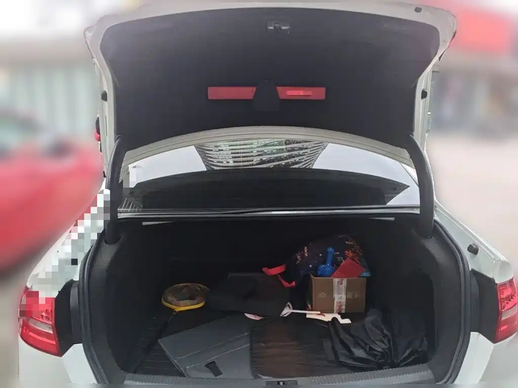 Audi A4L — миниатюра 20