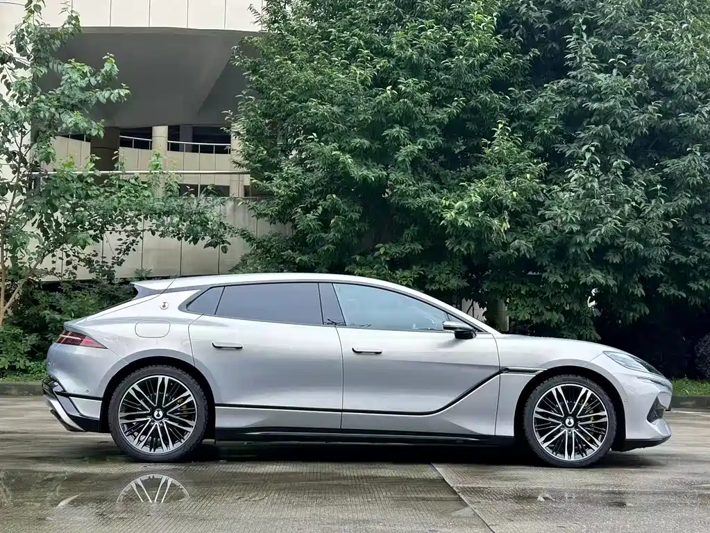 Denza Z9GT 2024 1100 Ultra