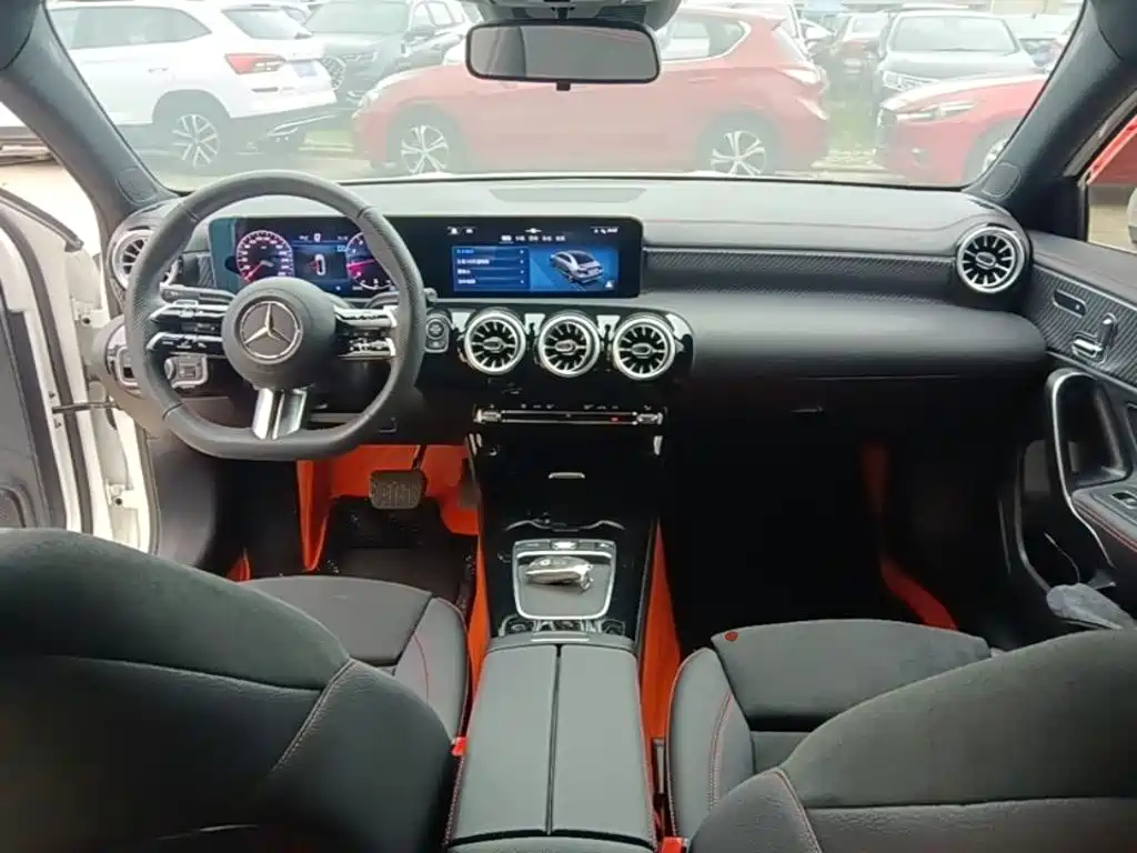 Mercedes-Benz A-Class A 2024 A 200 L Fashion