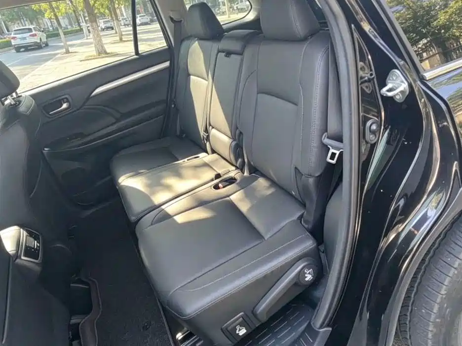 Toyota Highlander — миниатюра 3
