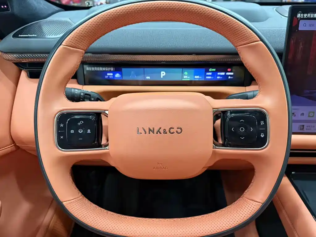 Lynk & Co 900 — миниатюра 16