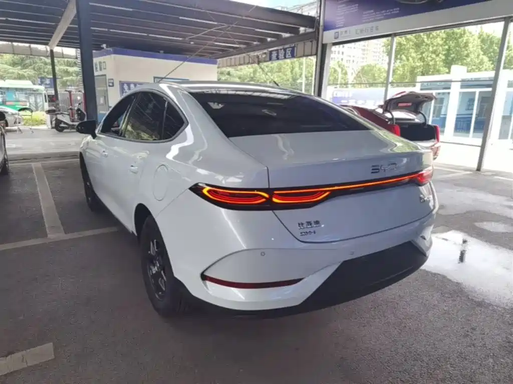 BYD Qin Plus PLUS 2025 DM-i Smart Drive 128KM