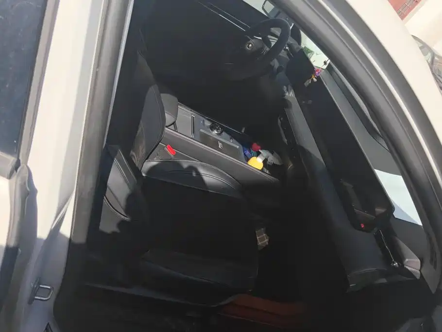Ford Mondeo — миниатюра 8