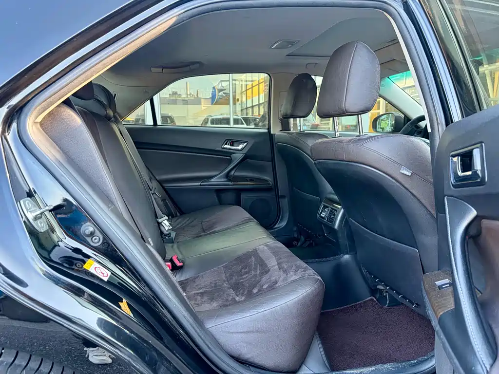 Toyota Reiz 2013 2.5V