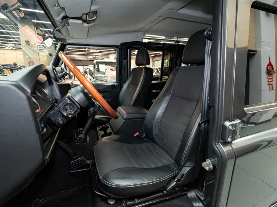 Land Rover Land Rover Defender 2015 2.2T MT