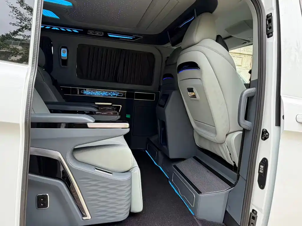 Ford Tourneo 2023 2.0T AT