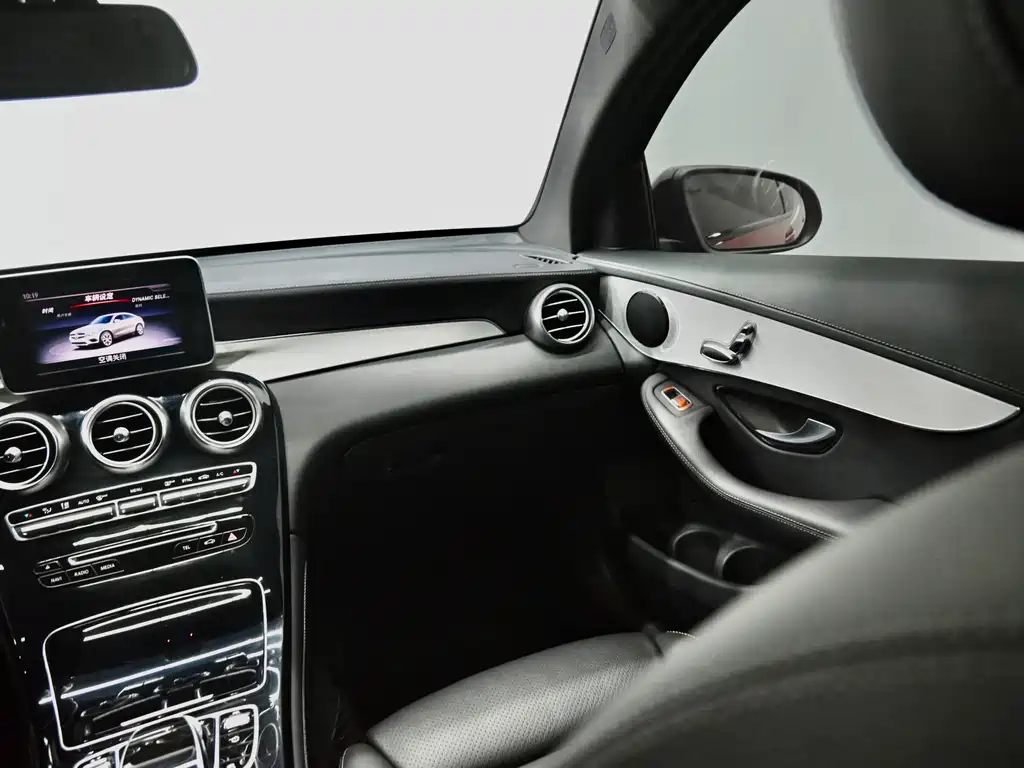 Mercedes-Benz GLC 2019 GLC 200 4MATIC SUV
