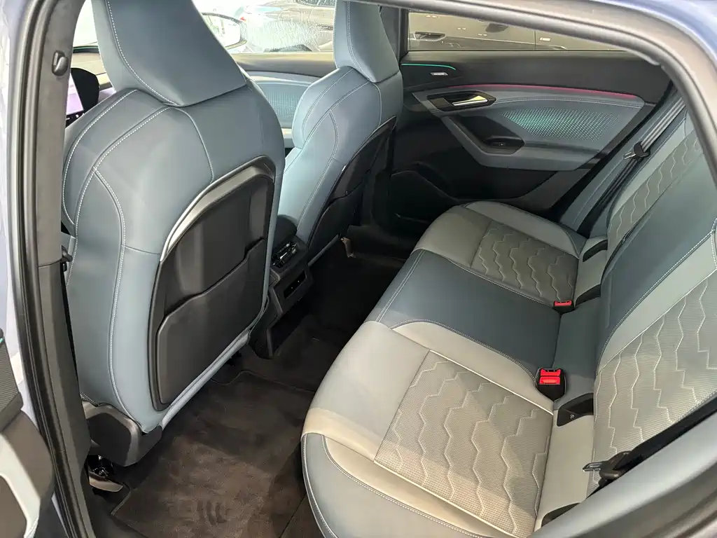 Audi Q6L Sportback e-tron