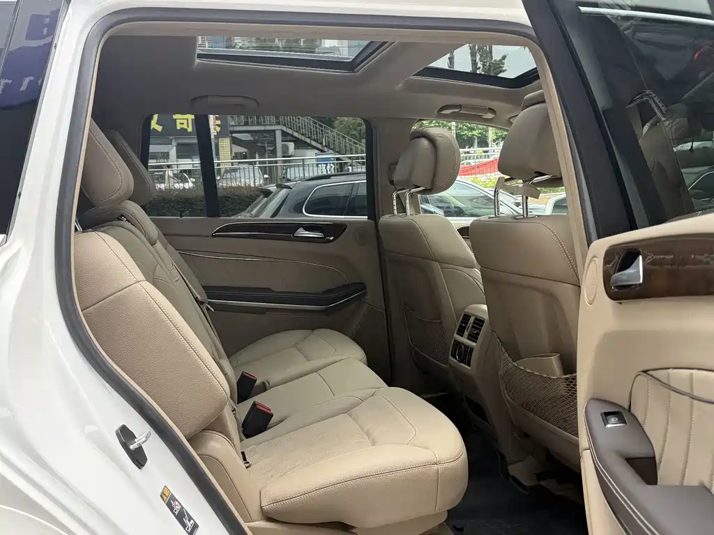 Mercedes-Benz GL-Class — миниатюра 10