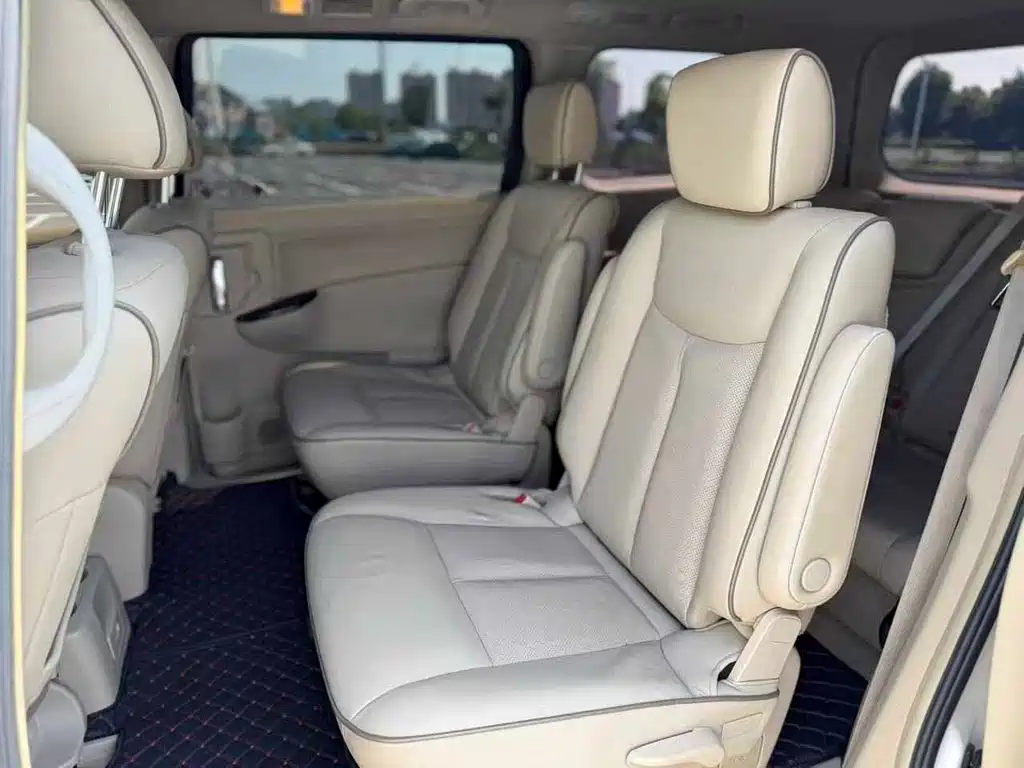 Nissan Quest — миниатюра 6