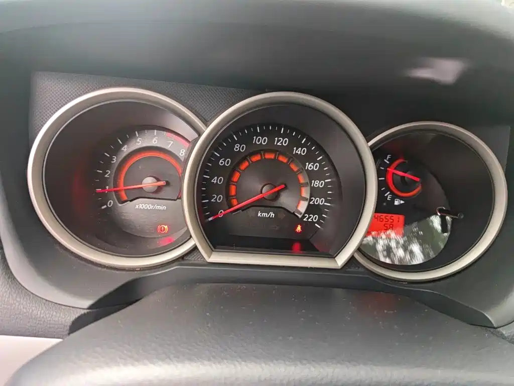 Nissan Sylphy 2019 1.6XE+ MT Lead