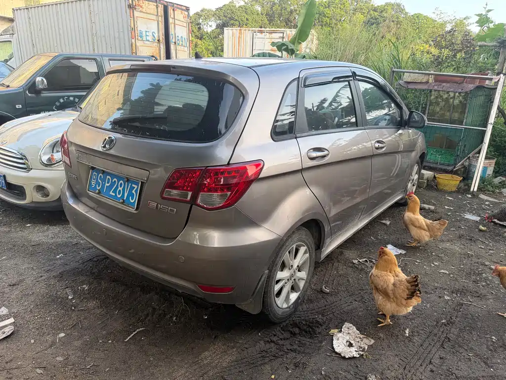 BAIC E-Series — миниатюра 4