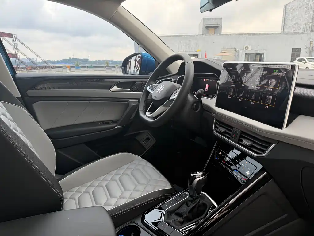 Volkswagen GTE PHEV - фото 23
