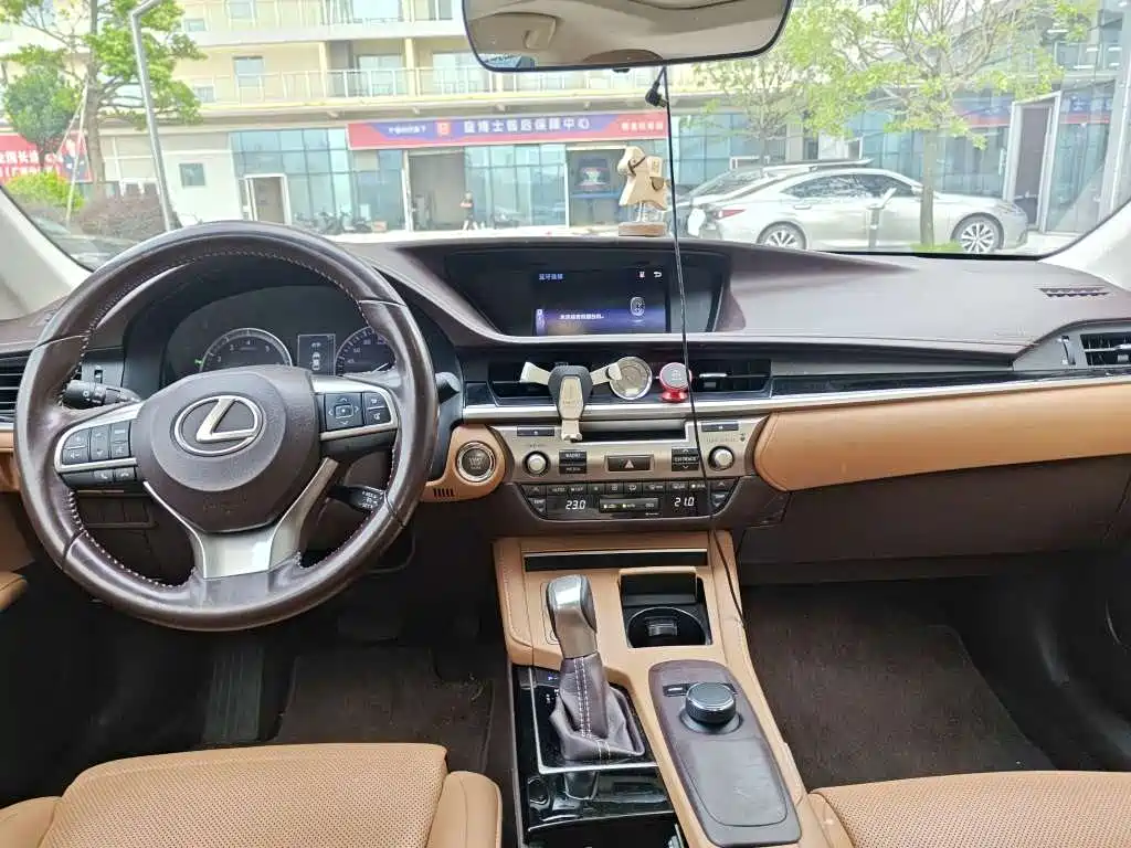 Lexus ES 2015 200 Elite