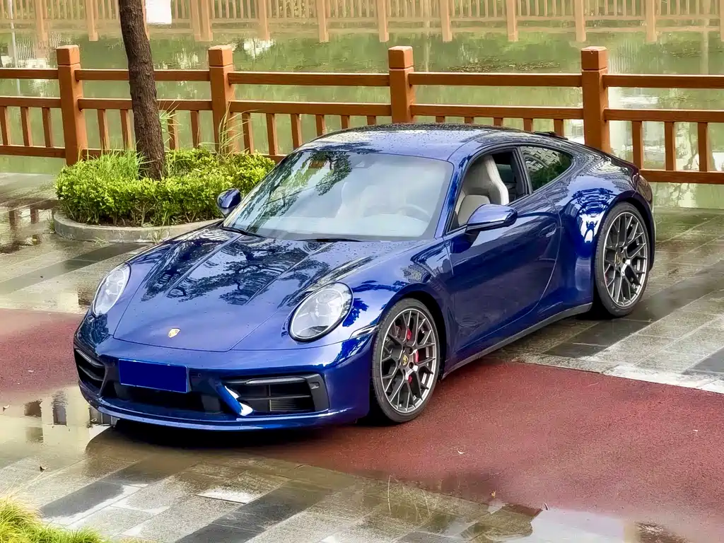 PORSCHE 911