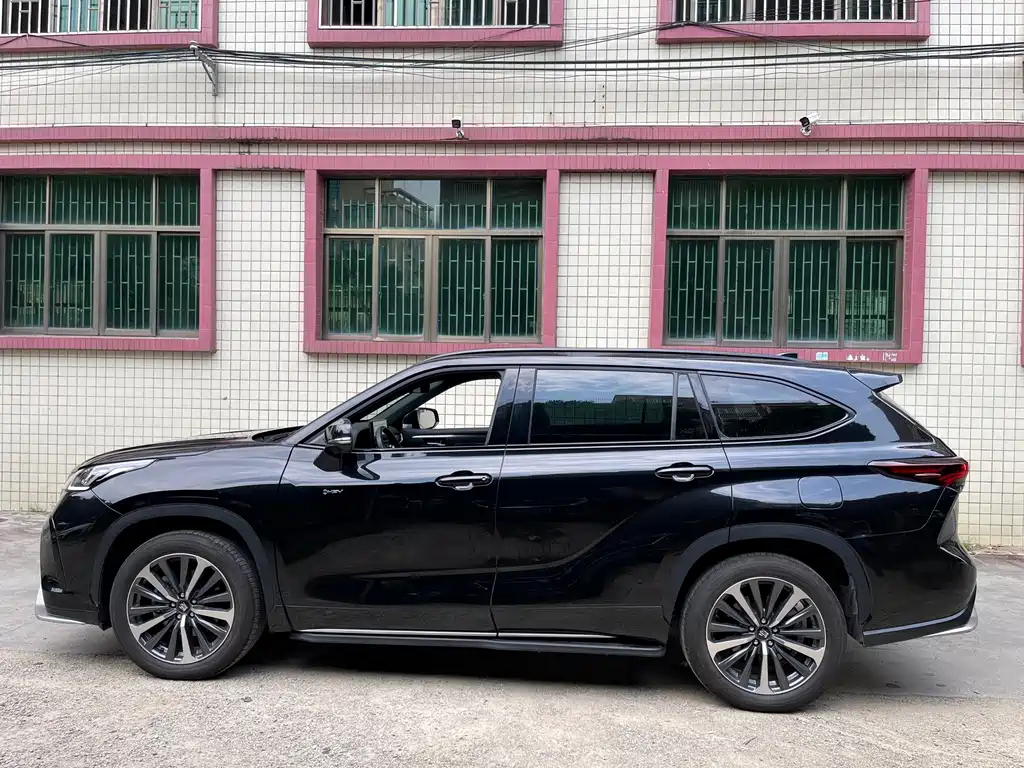 Toyota Crown Kluger — миниатюра 16