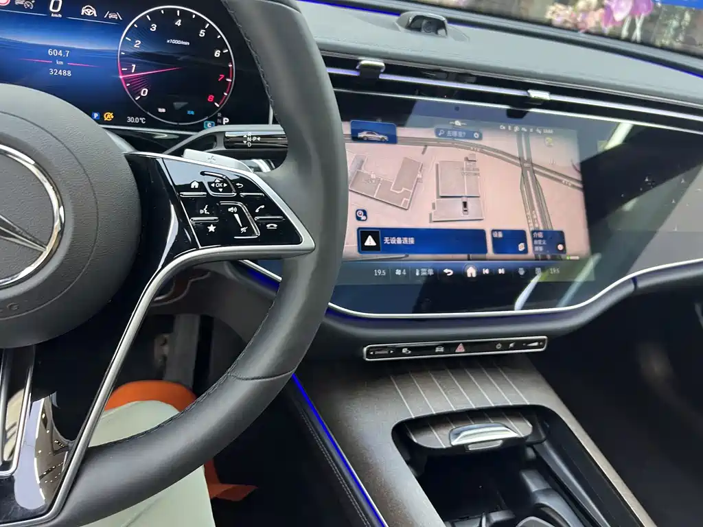 Mercedes-Benz E-Class — миниатюра 17