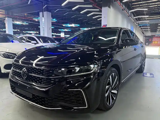 VOLKSWAGEN PASSAT 2022