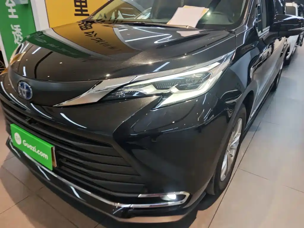 Toyota Sienna — миниатюра 24