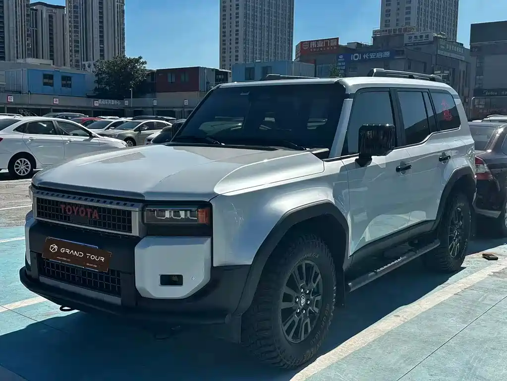 2025 Toyota Land Cruiser Prado - zdjęcie 1 z 9