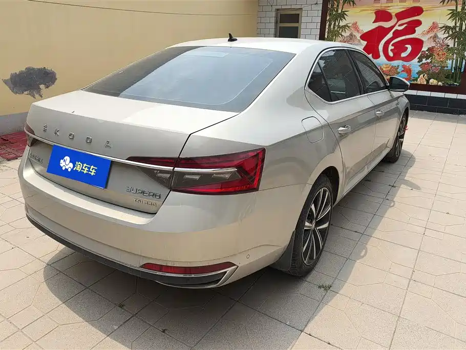 Skoda Superb 2019 TSI330 DSG Luxury