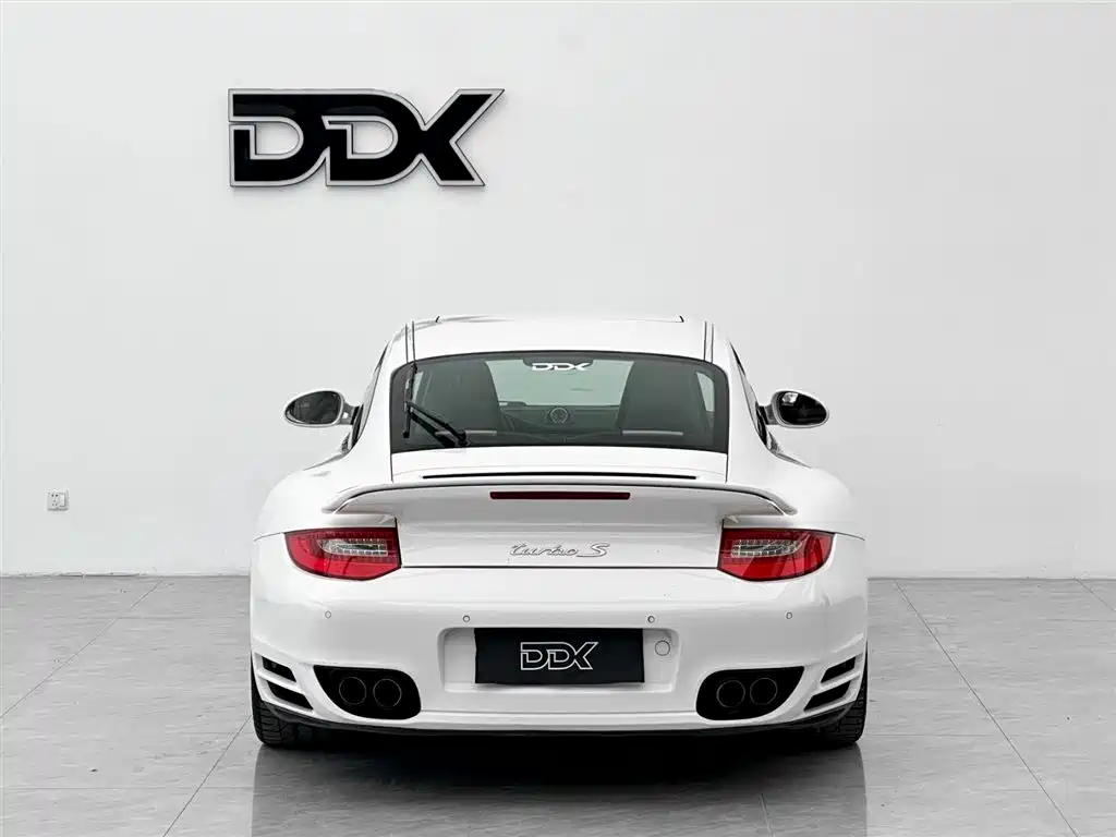 Porsche 911 2010 Turbo S 3.8T