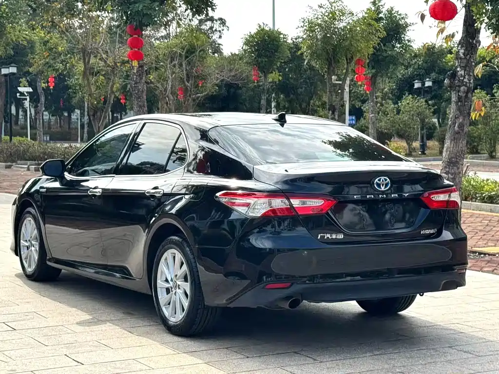 Toyota Camry 2021 2.5HS