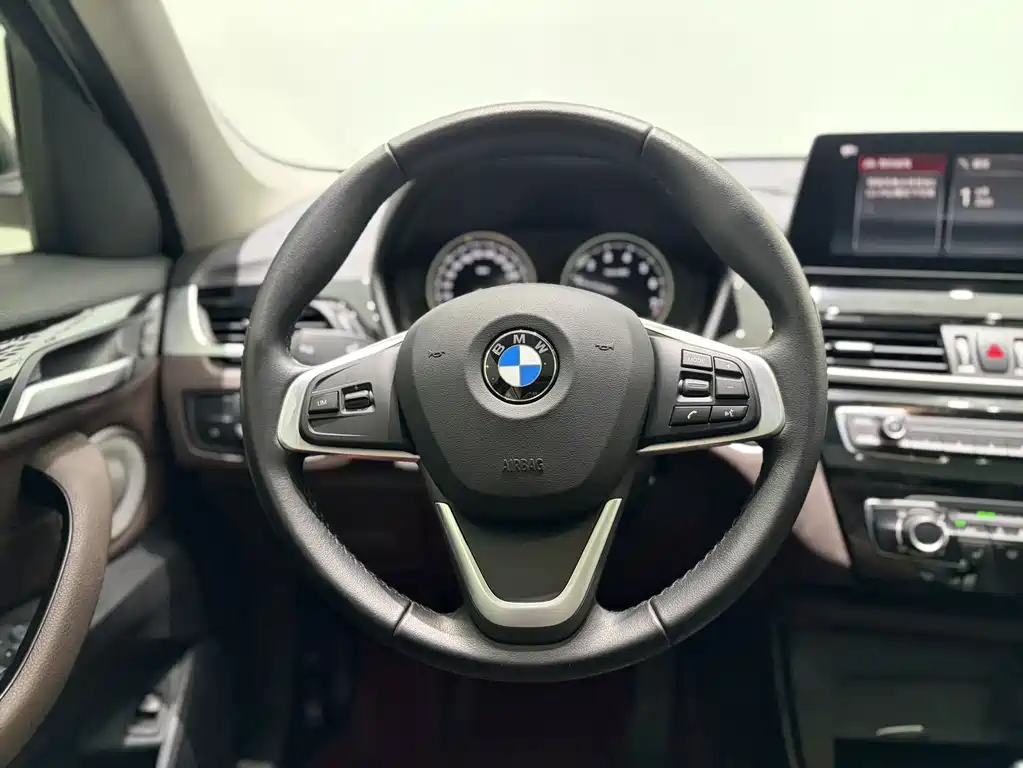BMW X1 — миниатюра 10