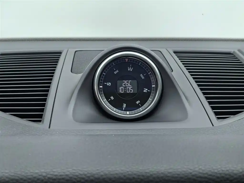 Porsche Macan — миниатюра 9
