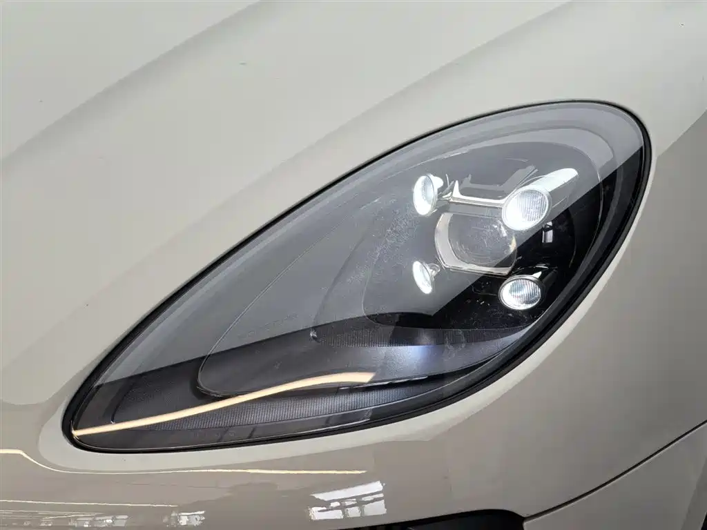 Porsche Macan — миниатюра 32