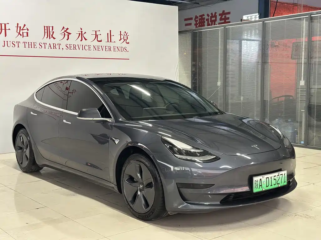 Tesla Model 3 — миниатюра 3