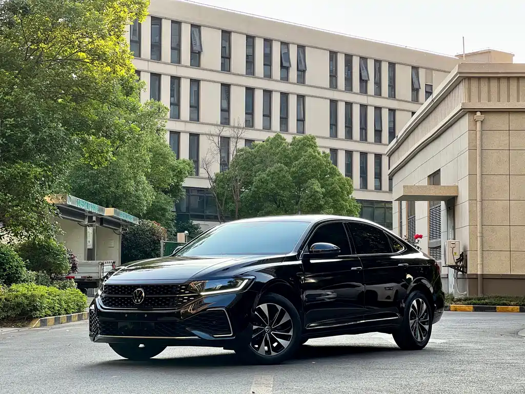 Volkswagen Passat 2023
