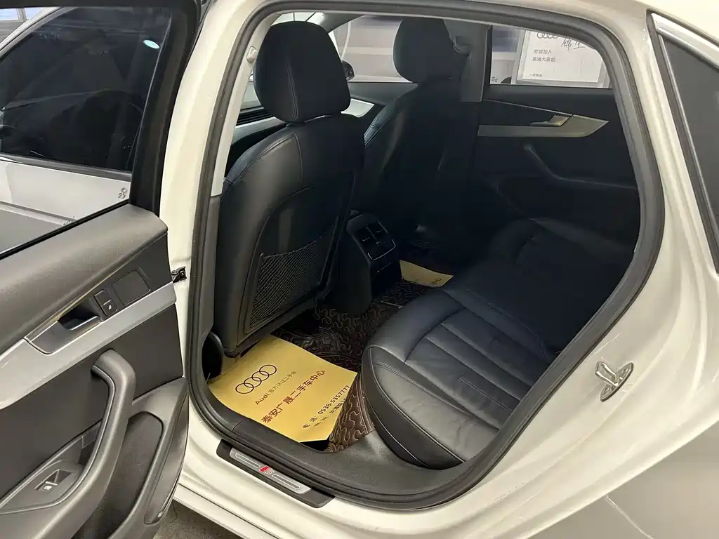 Audi A4L 2019 40 TFSI Fashion V