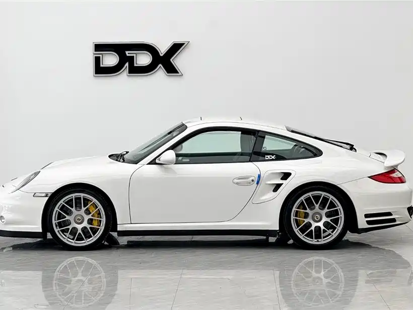 Porsche 911 2010 Turbo S 3.8T