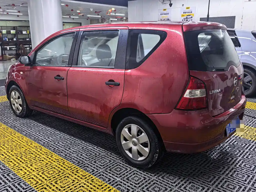 Nissan Livina — миниатюра 3