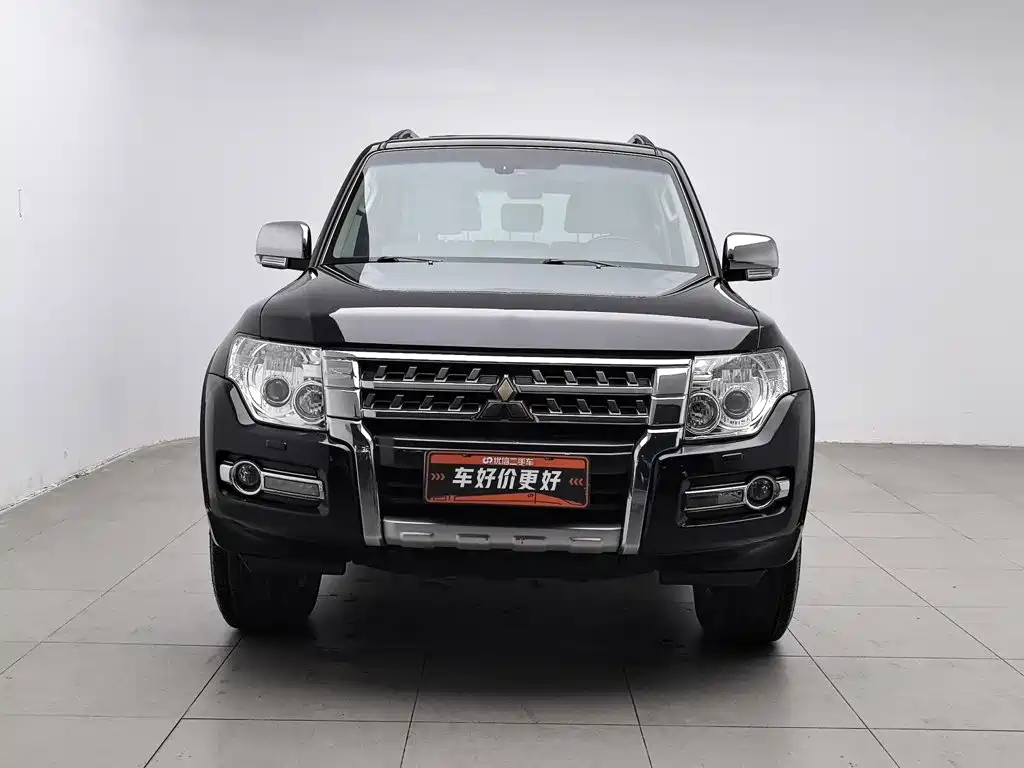 Mitsubishi Pajero (Import) — миниатюра 3