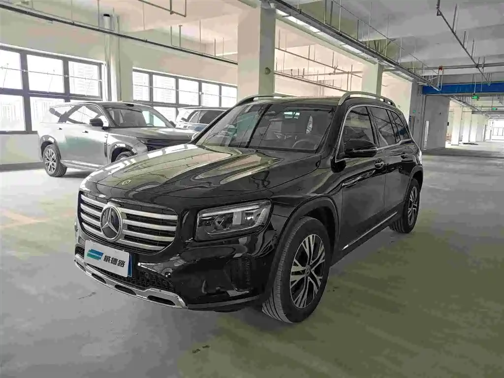 Mercedes-Benz GLB 2025