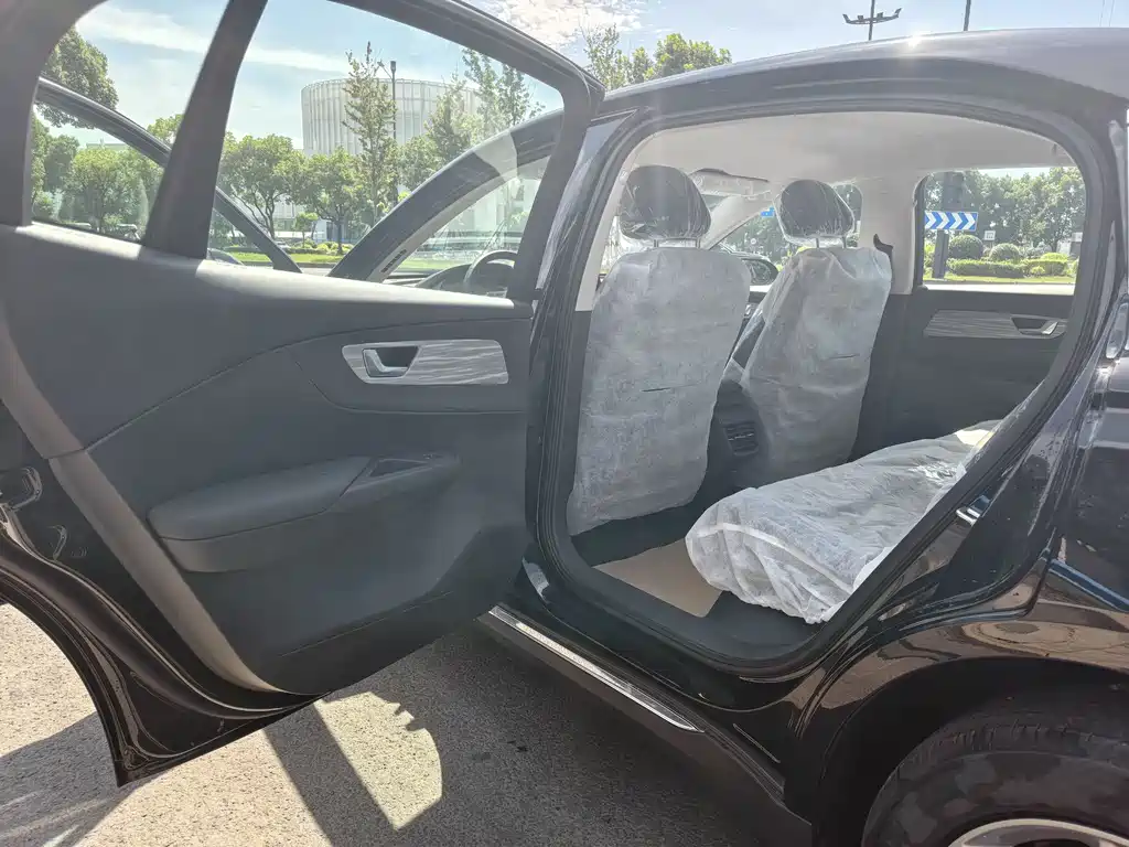 Hongqi E-QM5 2025 500km