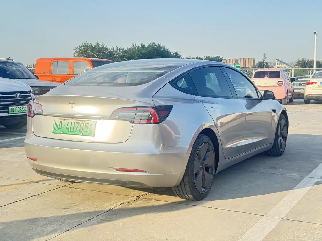 Tesla Model 3 — миниатюра 9