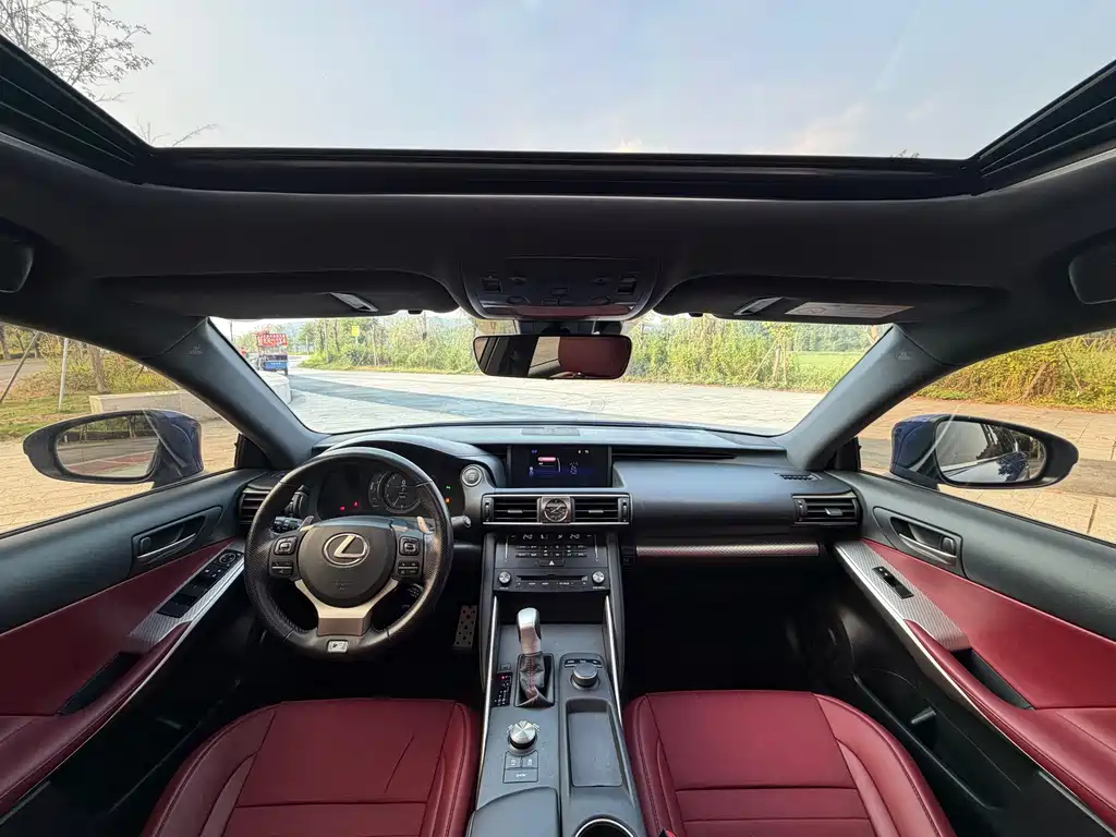 Lexus IS — миниатюра 6