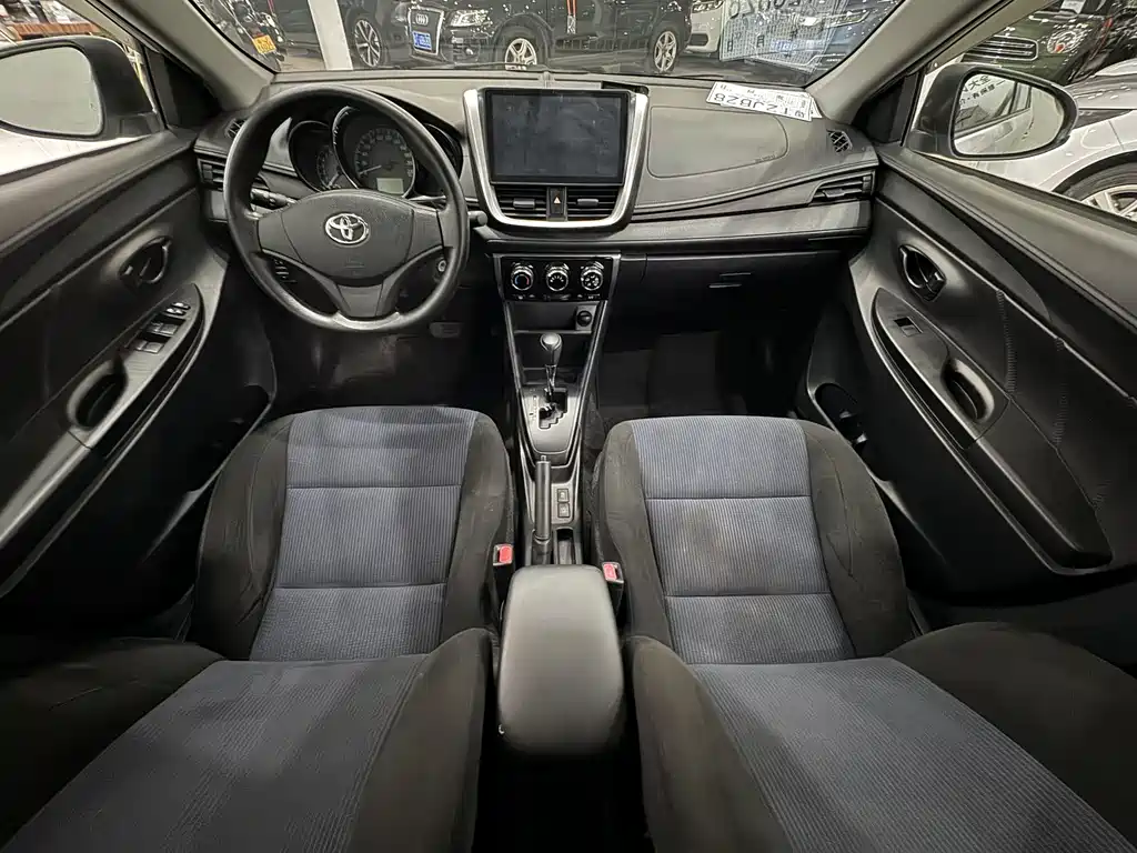 TOYOTA YARIS L TO ENJOY