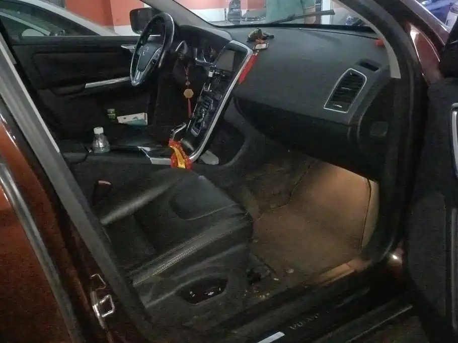 Volvo XC60 (Import) — миниатюра 8