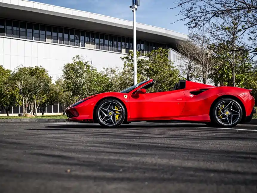 Ferrari F8 — миниатюра 2
