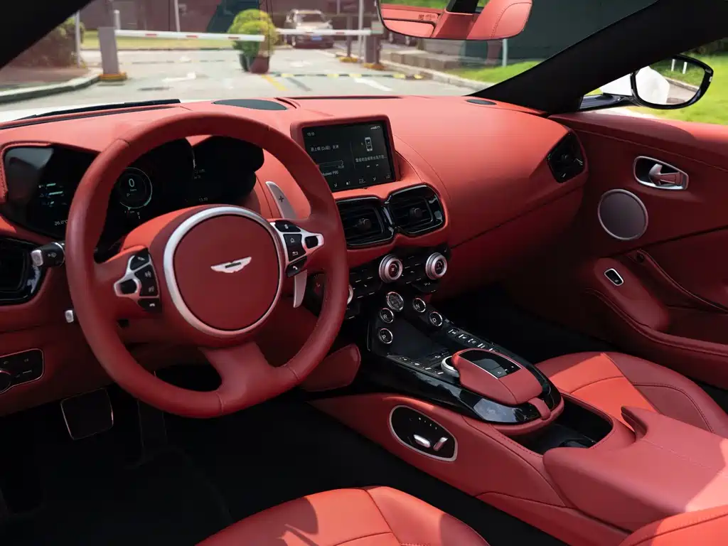 Aston Martin V8 Vantage — миниатюра 9