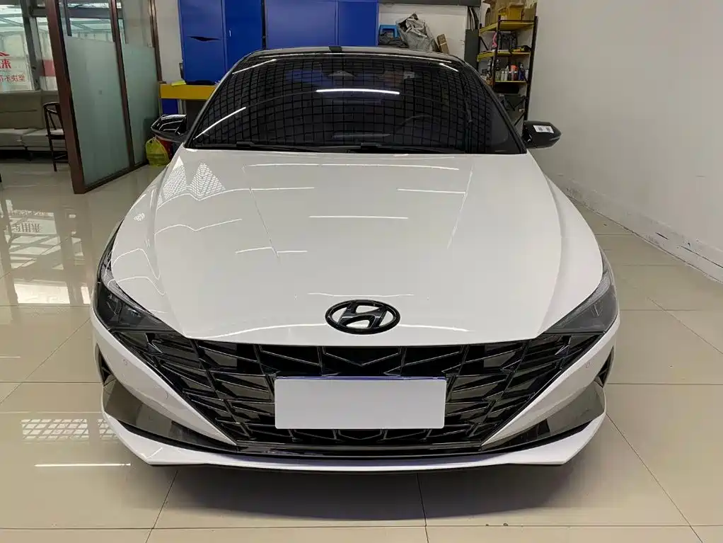 Hyundai Elantra 2022 240TGDi DCT LUX Luxury
