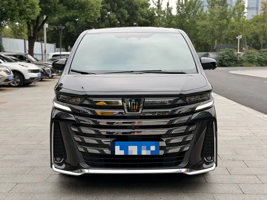 Toyota Vellfire — миниатюра 2