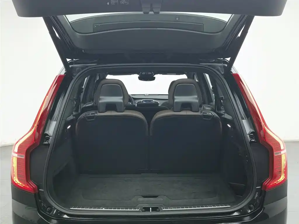 VOLVO XC90 PLUG IN HYBRID