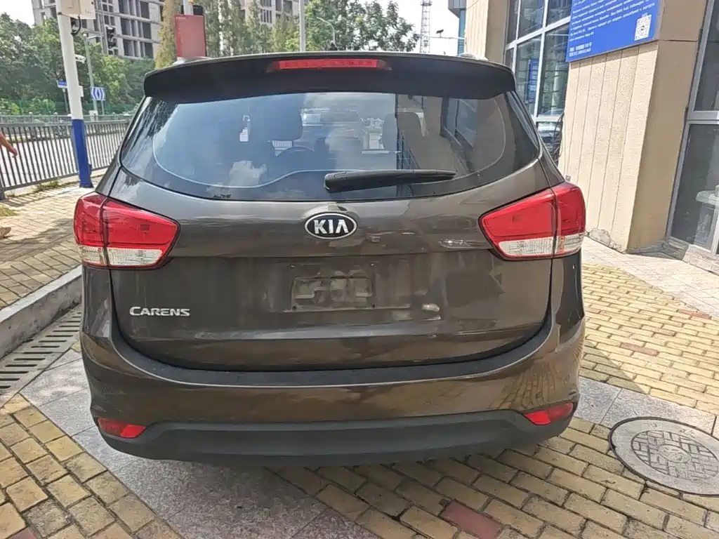 Kia Carens — миниатюра 6